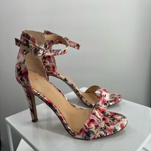X appeal Angelina Floral Heels Ladies Size 8 1/2